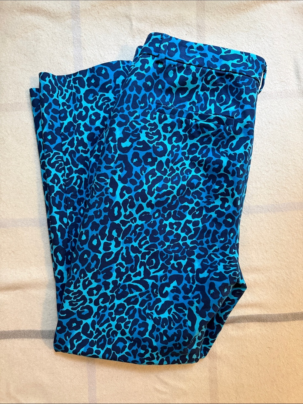 Lilly Pulitzer Vibrant Blue Leopard Print Pants - Picture 13 of 13